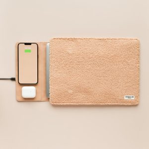 Wireless Charging Laptop Sleeve - Teddy Caramel